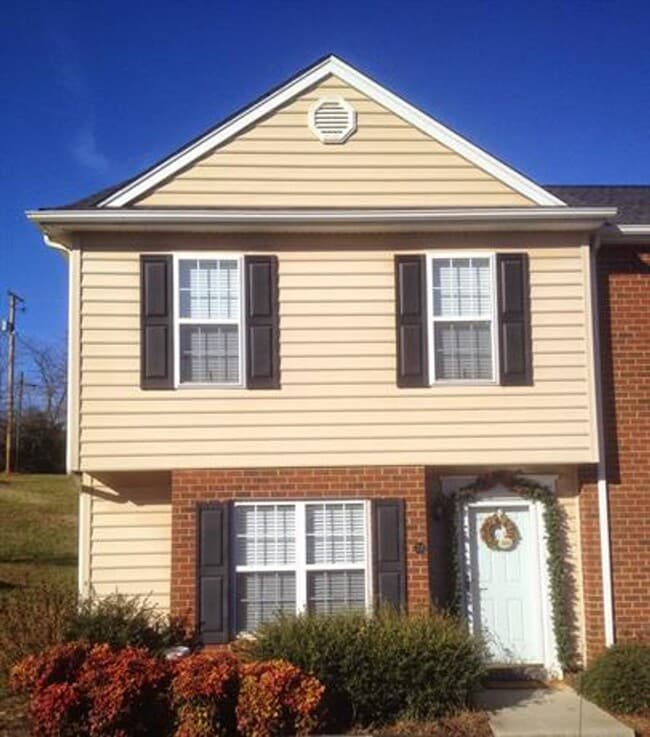 110 Aaron Pl