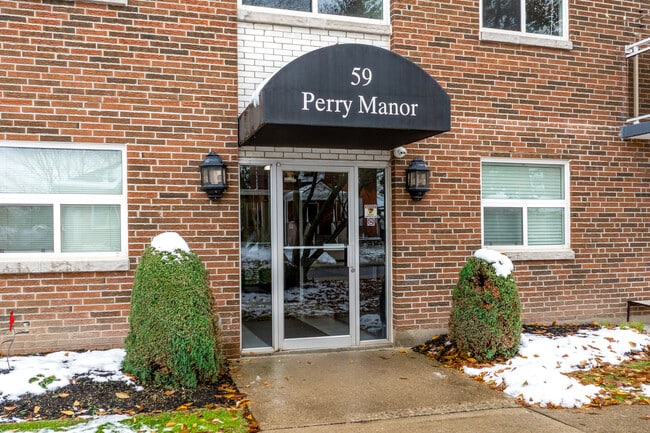 Perry Manor Apartments in Woodstock, ON - Building Photo - Building Photo