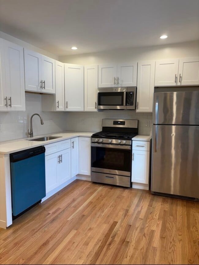 15 Radnor Rd, Unit 1