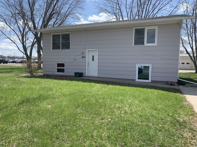 property at 800 Vassar Cir