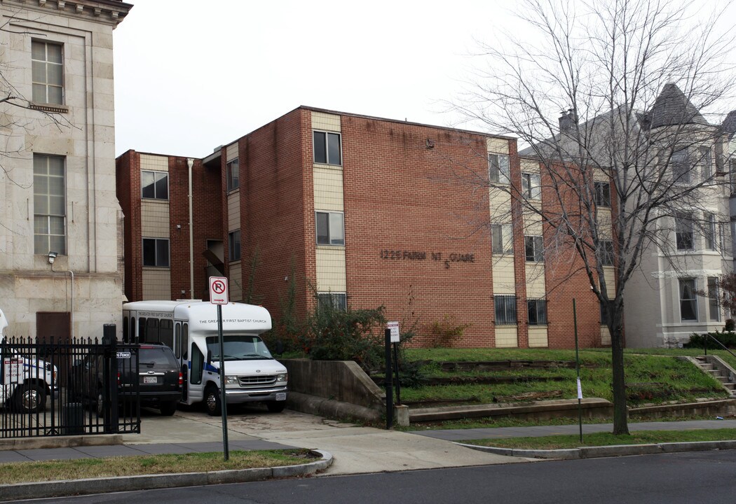 Fairmont Square Apartments in Washington, DC - Building Photo