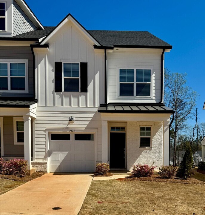 9630 Munsing Dr in Charlotte, NC - Building Photo