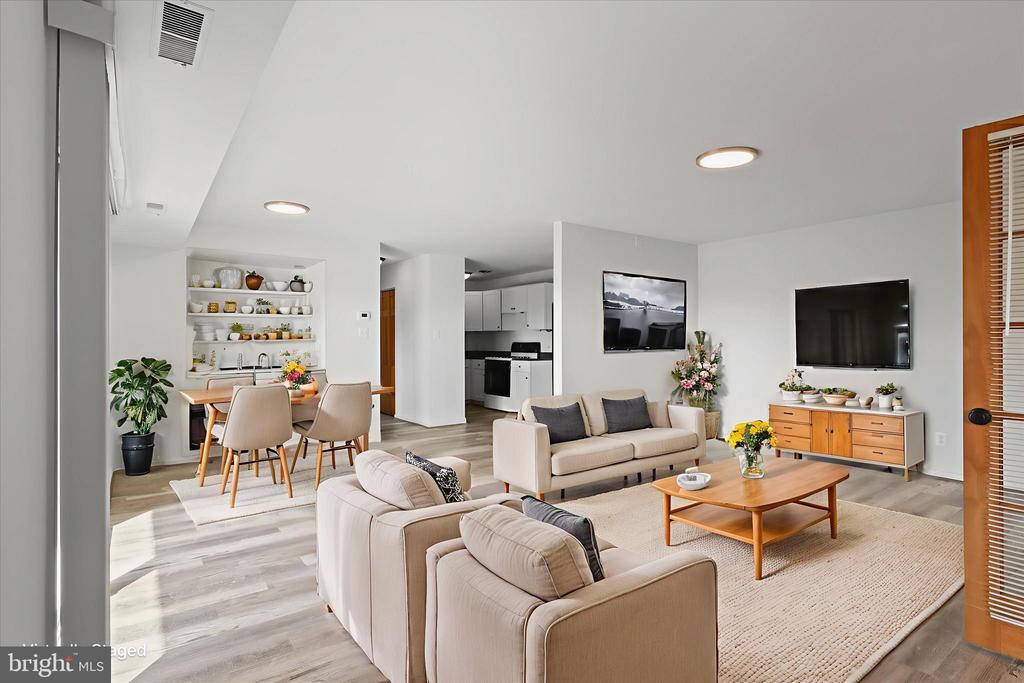 214 Locust St SE in Vienna, VA - Building Photo