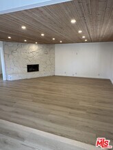 495 Erbes Rd in Thousand Oaks, CA - Building Photo - Building Photo