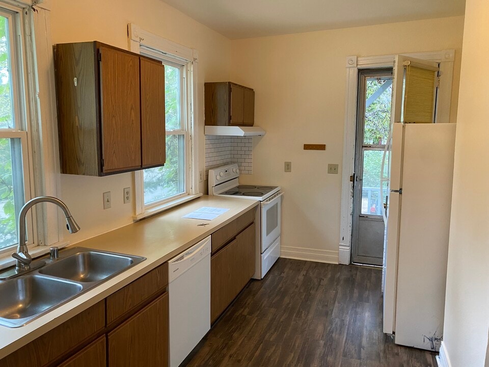 1051 E Johnson St, Unit 1 in Madison, WI - Building Photo