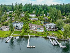 6408 E Mercer Way in Mercer Island, WA - Building Photo - Building Photo