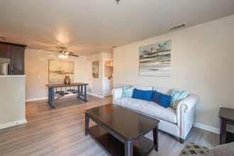 Hidden Creek in Vacaville, CA - Foto de edificio - Interior Photo