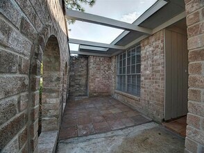 11830 Mulholland Dr in Stafford, TX - Foto de edificio - Building Photo