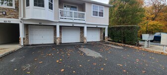 70 Loch Ln in Roxbury Township, NJ - Building Photo
