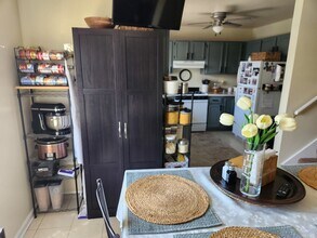 100 Lesley Ln in Crystal Lake, IL - Building Photo - Building Photo