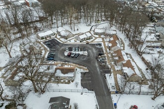 Trefoil Court in Fairfield, CT - Building Photo - Building Photo