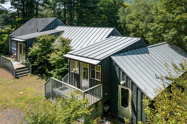 359 Nettleton Hollow Rd in Washington, CT - Building Photo - Building Photo