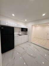 10424 SW 7th St in Miami, FL - Foto de edificio - Building Photo