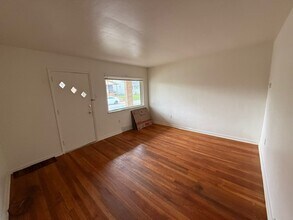 230 Boden Ave in Carnegie, PA - Foto de edificio - Building Photo