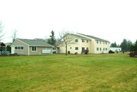 Rainier Glen Apartments in Enumclaw, WA - Building Photo - Building Photo