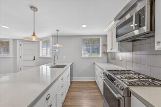 1705 NW 25th Ave in Portland, OR - Foto de edificio - Building Photo