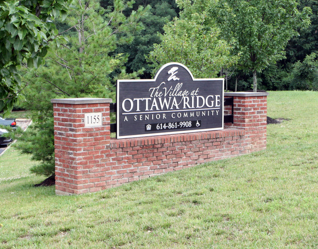 The Village at Ottawa Ridge (Senior 62+) in Columbus, OH - Foto de edificio - Building Photo