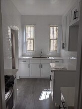 1801 Kingsley N Dr, Unit 104 in Los Angeles, CA - Building Photo - Building Photo
