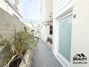 1541 Franklin St-Unit -4 in Santa Monica, CA - Building Photo - Building Photo