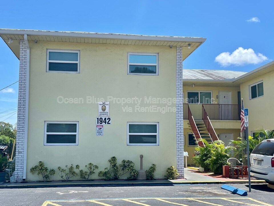 1942 Passaic Ave in Ft. Myers, FL - Building Photo