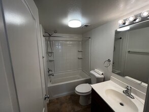 1563 Hackberry Pl in Chula Vista, CA - Building Photo - Building Photo