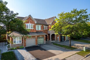 42 Novella Rd in Vaughan, ON - Building Photo