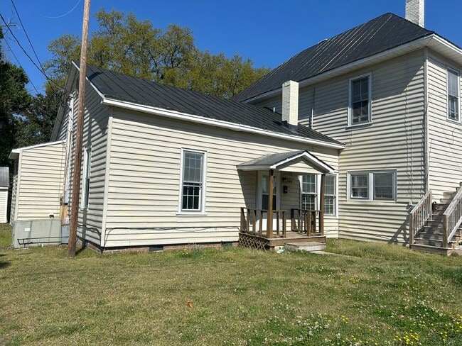 property at 309 E Bay St
