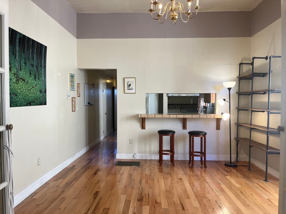 1077 12th St in Oakland, CA - Building Photo