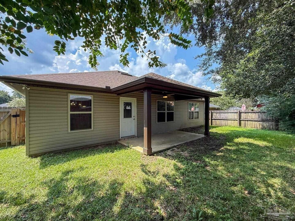 1456 Camrose Pl in Pensacola, FL - Building Photo