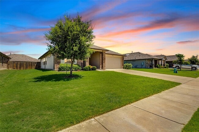 303 Marimoor Dr in Hutto, TX - Building Photo - Building Photo