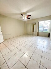 9210 Fontainebleau Blvd in Miami, FL - Building Photo - Building Photo