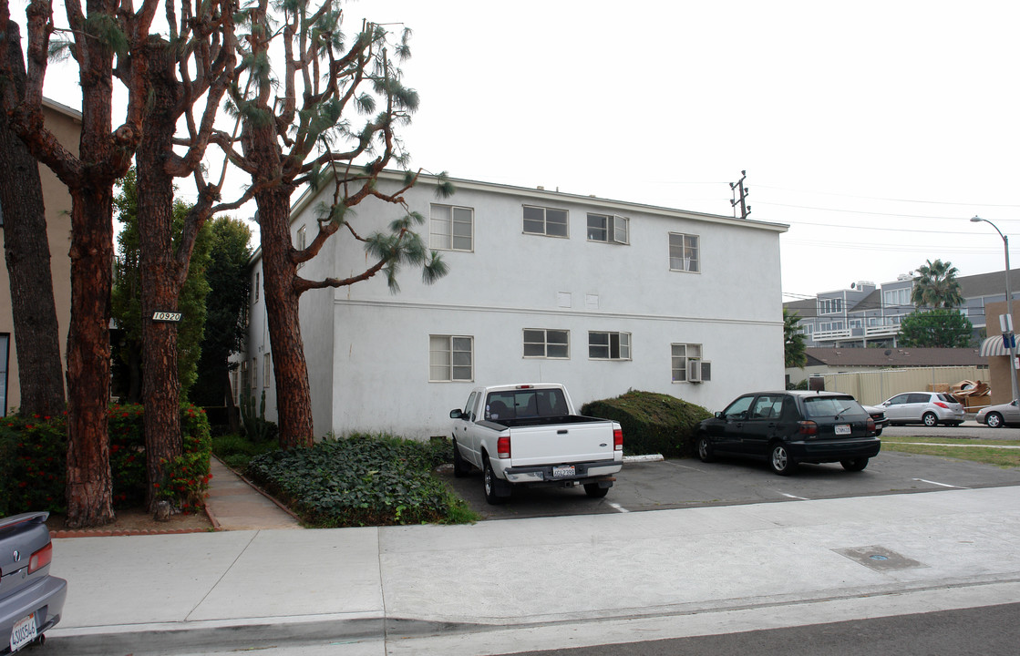 1800 Kelton Ave in Los Angeles, CA - Foto de edificio