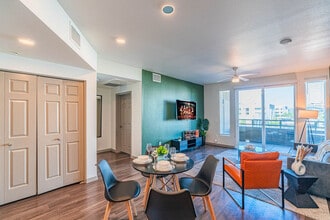 9600 W Georgia Ave in Glendale, AZ - Building Photo - Building Photo