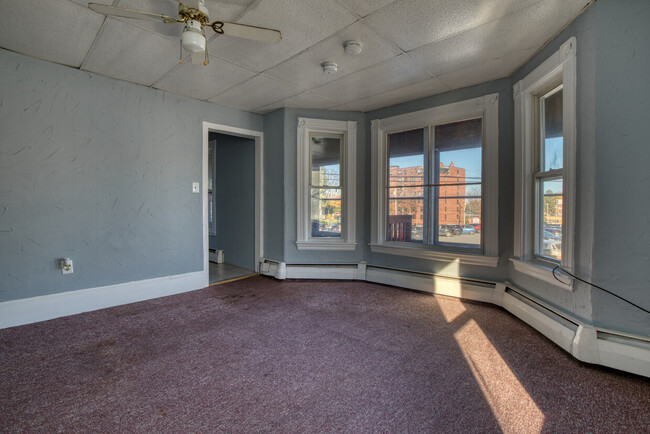 12 Birch St in Fitchburg, MA - Building Photo - Interior Photo