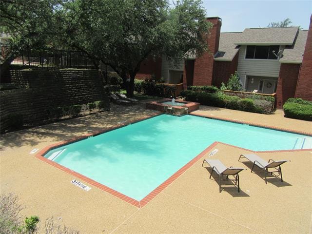 8404 Forest Ln in Dallas, TX - Building Photo - Building Photo