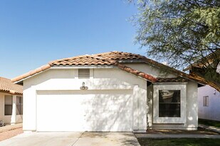 11622 W Olive Dr in Avondale, AZ - Building Photo