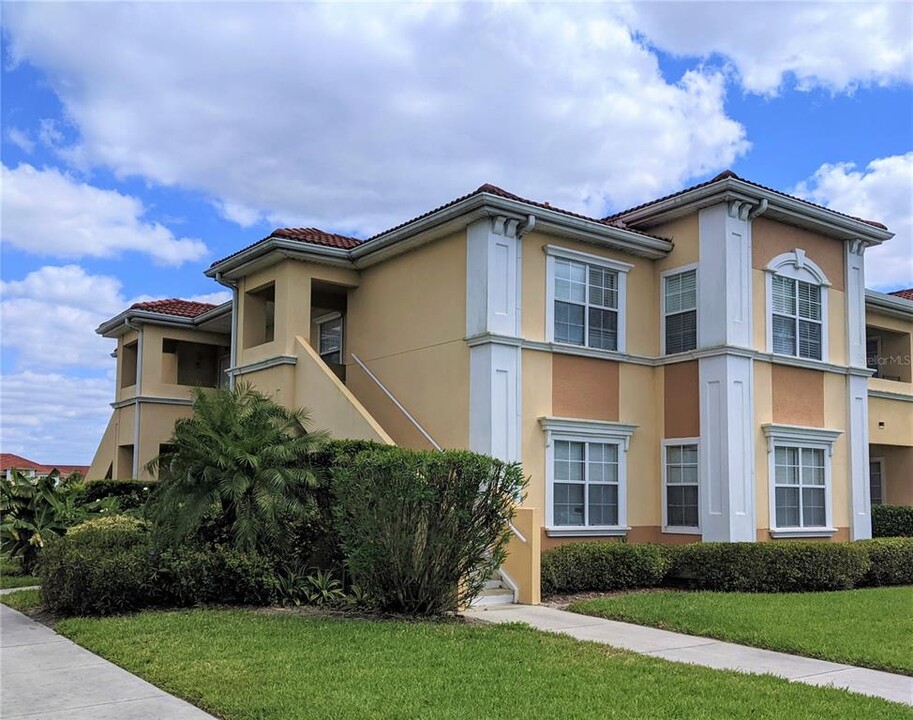 1110 Villagio Cir in Sarasota, FL - Foto de edificio