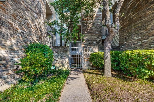 7340 Skillman St in Dallas, TX - Foto de edificio - Building Photo