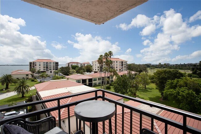 property at 6210 Sun Blvd