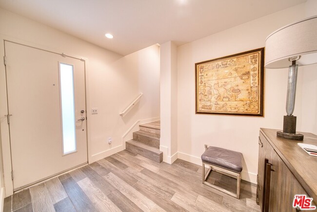 2205 Selig Dr in Los Angeles, CA - Building Photo - Building Photo