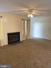 92 Catherine Ct in Levittown, PA - Foto de edificio - Building Photo