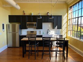 126 E Innes St, Unit 126 E Innes Apt 202 in Salisbury, NC - Building Photo