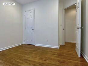 222 Thompson St in New York, NY - Building Photo - Building Photo