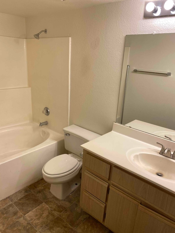 8455 W Sahara Ave in Las Vegas, NV - Building Photo - Building Photo