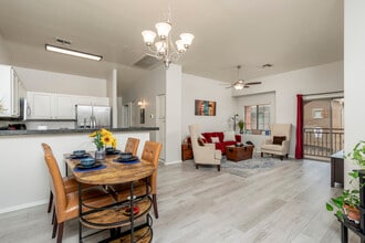2550 E Deer Valley Dr in Phoenix, AZ - Building Photo - Building Photo