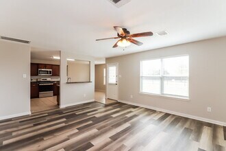 6942 Garnet Trail Ln in Richmond, TX - Foto de edificio - Building Photo