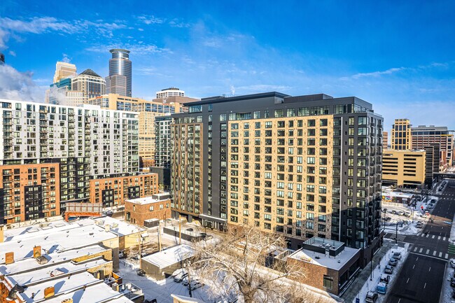 The Larking in Minneapolis, MN - Foto de edificio - Building Photo