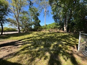 8629 Elwyn Dr in Hazelwood, MO - Building Photo - Building Photo