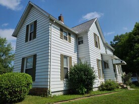 1217 1/2 E Jackson Blvd in Elkhart, IN - Building Photo