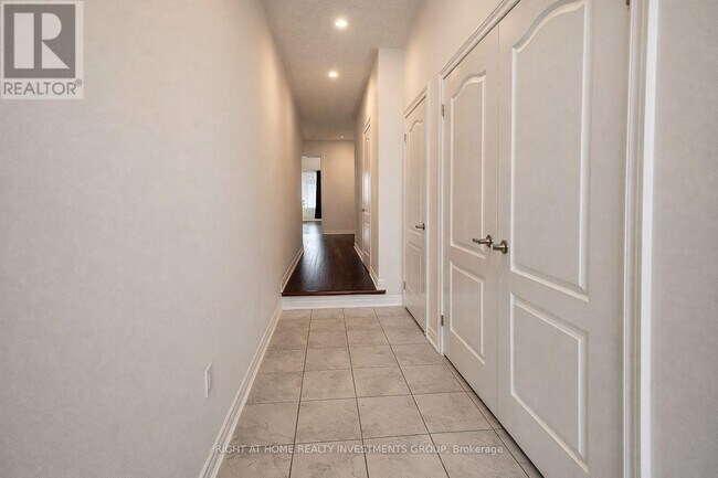 74 Beechborough Cres in East Gwillimbury, ON - Building Photo - Building Photo